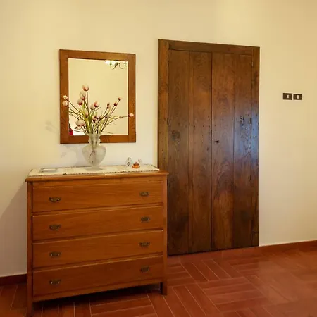 Farm stay Azienda Agrituristica Le Terre Di San Leonardo