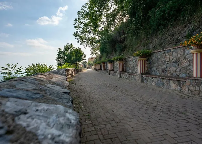 Azienda Agrituristica Le Terre Di San Leonardo *